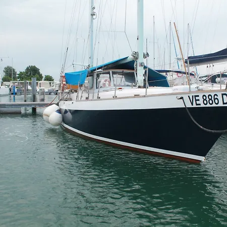 Hotel Marina Santelena *